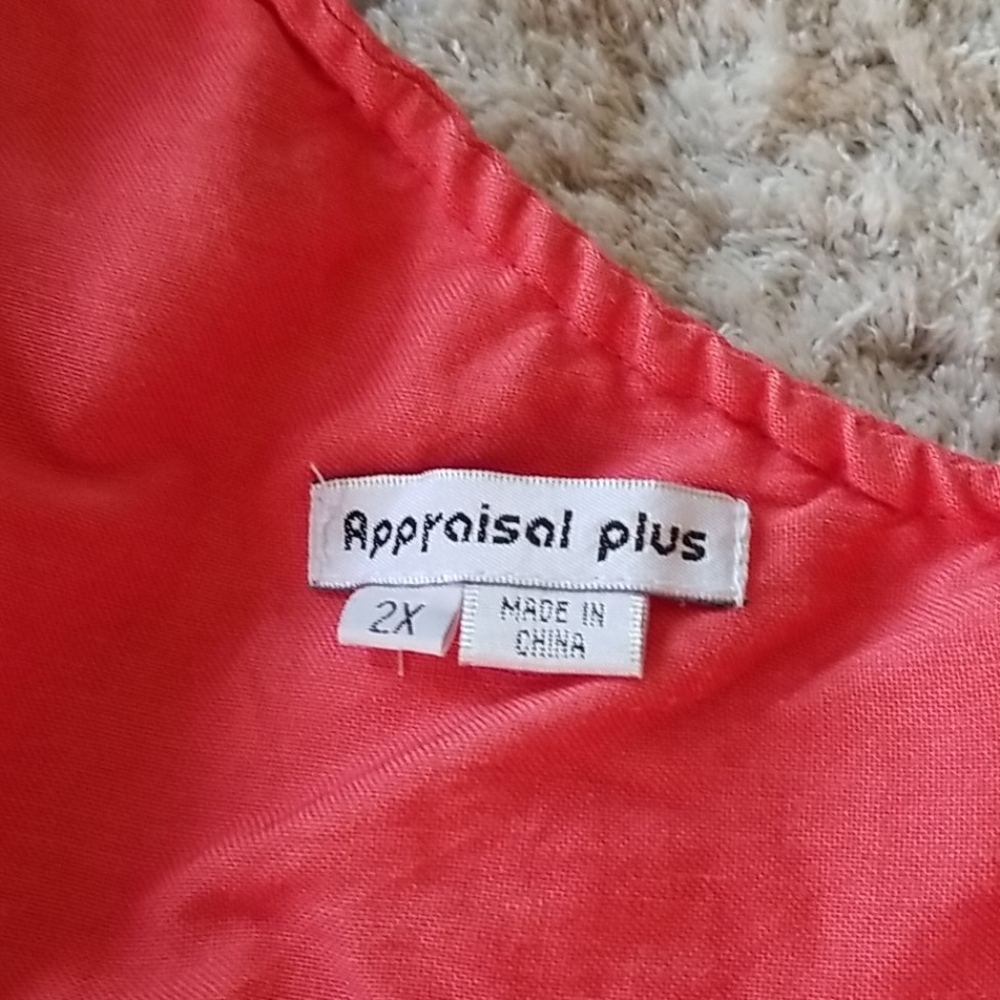 Fun summer top. - Picture 3 of 3